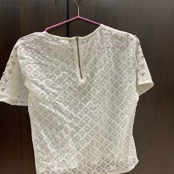 Vero moda top white in colour with studs - Picture 4 of 6